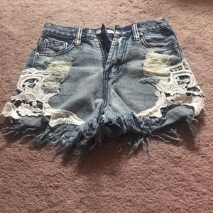 SOOOO CUTE! High waisted shorts! Size xs or 00